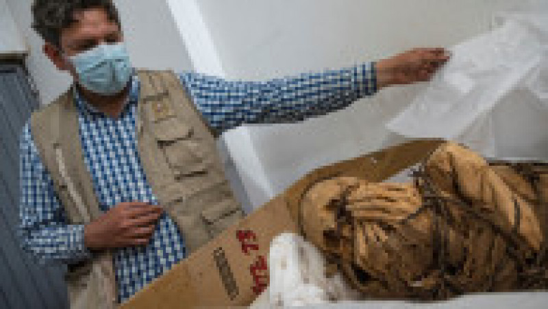 Rămăşiţele au fost descoperite în exteriorul unui mormânt subteran, unde echipa de la Universitatea San Marcos din Peru a dezgropat în noiembrie o mumie antică. Foto: Profimedia Images | Poza 3 din 22