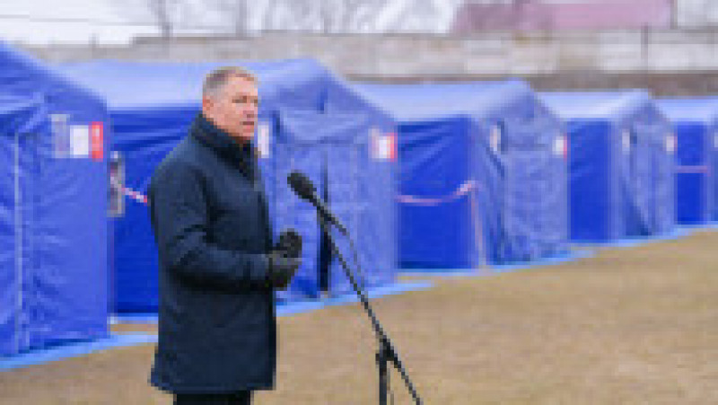Președintele Klaus Iohannis face declarații de presă după vizita în tabăra de refugiați ucraineni de la Vama Siret Foto: presidency.ro | Poza 10 din 10