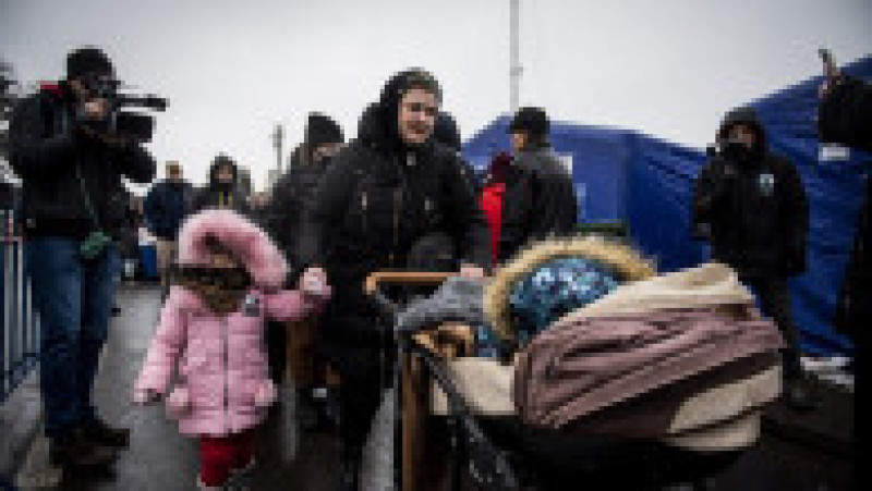 Refugiați ucraineni la vama Siret. Foto: Profimedia Images | Poza 3 din 11