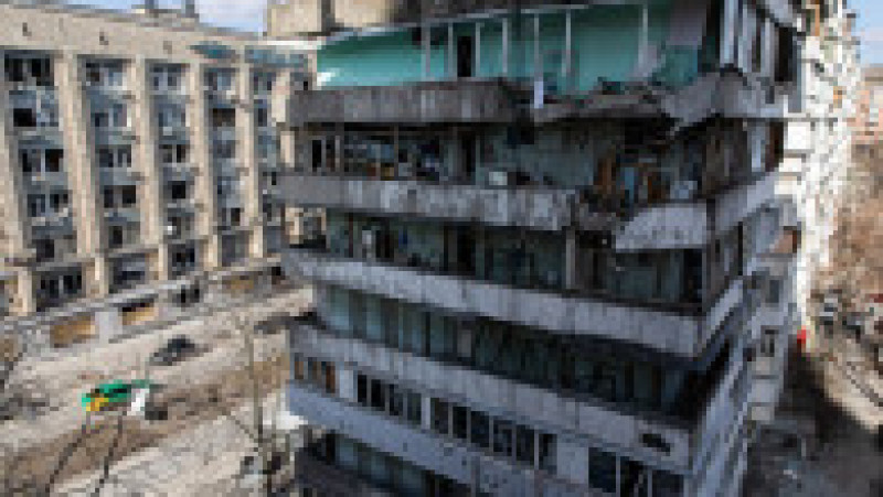 Bloc rezidențial din Kiev distrus de bombardamentele invadatorilor ruși. Foto: Profimedia Images | Poza 9 din 11