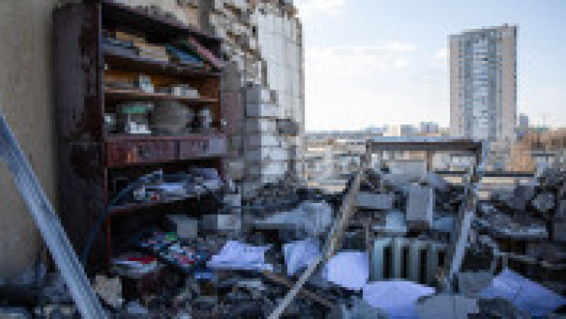 Zeci de clădiri au fost puse la pământ de bombele și rachetele rusești care lovesc fără discriminare ținte civile din marile orașe ale Ucrainei. Foto: Profimedia Images | Poza 3 din 11