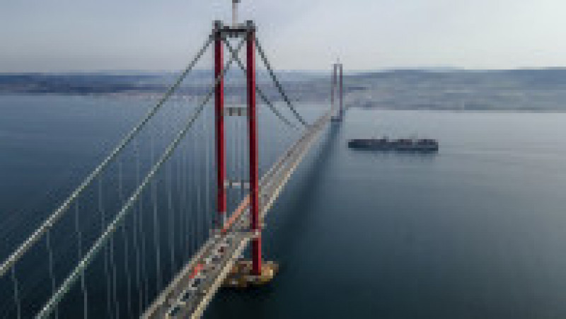 Turcia a inaugurat cel mai lung pod suspendat din lume, peste Strâmtoarea Dardanele. Foto: Profimedia | Poza 7 din 10