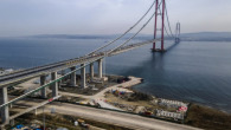 Turcia a inaugurat cel mai lung pod suspendat din lume, peste Strâmtoarea Dardanele. Foto: Profimedia | Poza 10 din 10