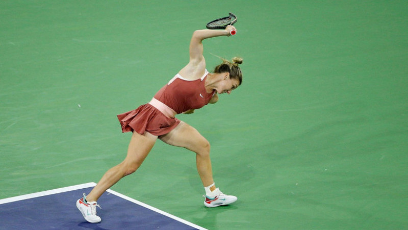 Simona Halep și-a distrus racheta de tenis într-o criză de nervi în timpul semifinalei Indian Wells 2022 Foto: Profimedia Images