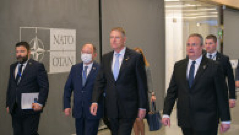 Președintele Klaus Iohannis, premierul Nicolae Ciucă și ministrul de Externe Bogdan Aurescu participă la Summitul NATO de la Bruxelles. Foto: Administrația Prezidențială | Poza 5 din 9