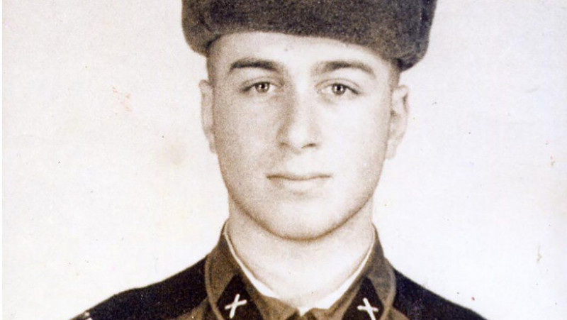 Roman Abramovici, tânăr recrut în armata sovietică Foto: EAST2WEST NEWS via BBC