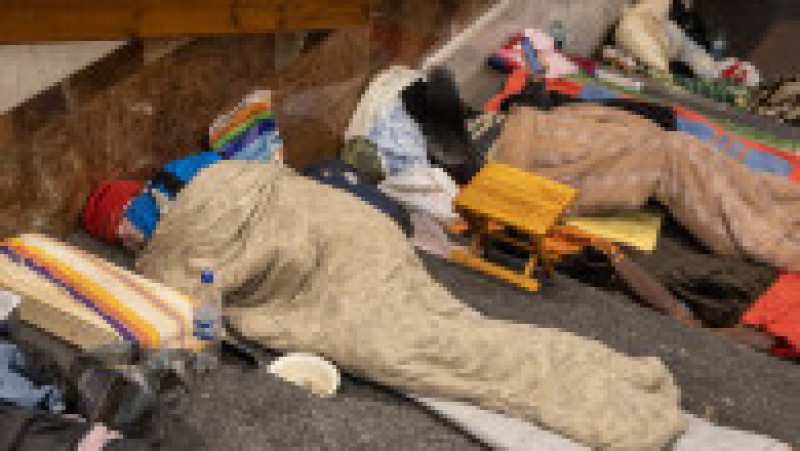 Mii de locuitori din Harkov se adăpostesc în stațiile de metrou din oraș. FOTO: Getty Images | Poza 12 din 12