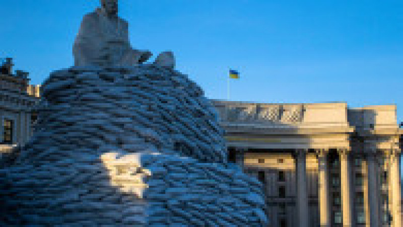 Statuile din Kiev sunt protejate împotriva unor atacuri rusești. Foto: Profimedia Images | Poza 7 din 12