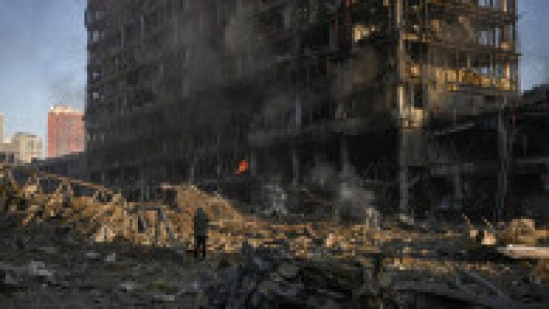Un centru comercial din Kiev a fost distrus de rachetele rusești. Foto: Profimedia Images | Poza 3 din 8