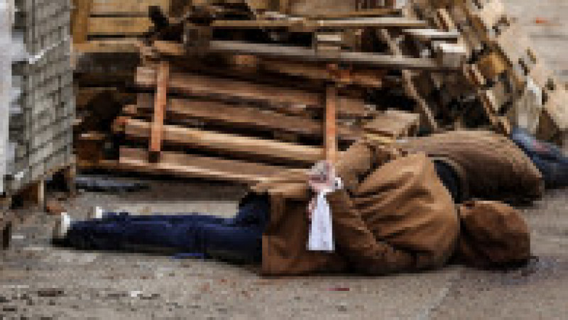 Mascarul din Bucha. Rușii au ucis sute de ucraineni civili, în timpul retragerii din zonele apropiate Kievului. Foto: Profimedia Images | Poza 76 din 100