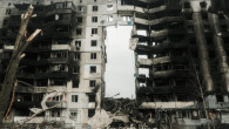 Bloc de locuințe bombardat de ruși în Borodianka, oraș recent eliberat. Foto: Profimedia Images | Poza 2 din 11