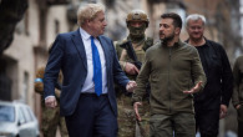 Boris Johnson și Volodimir Zelenski s-au plimbat prin centrul Kievului Foto: Profimedia Images | Poza 8 din 30