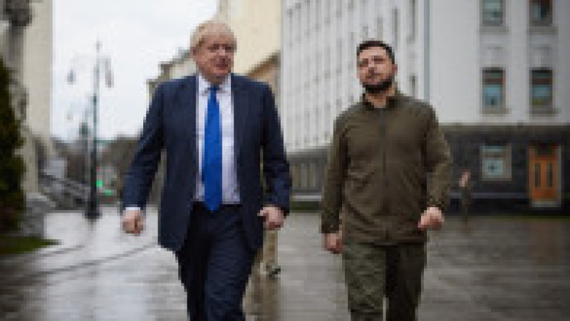 Boris Johnson și Volodimir Zelenski s-au plimbat prin centrul Kievului Foto: Profimedia Images | Poza 10 din 30