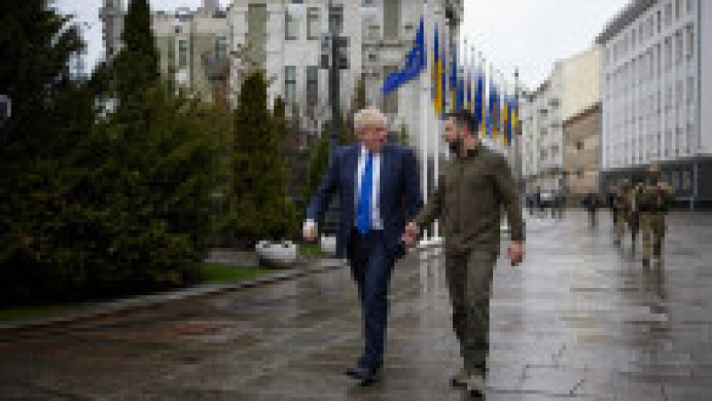 Boris Johnson și Volodimir Zelenski s-au plimbat prin centrul Kievului Foto: Profimedia Images | Poza 11 din 30