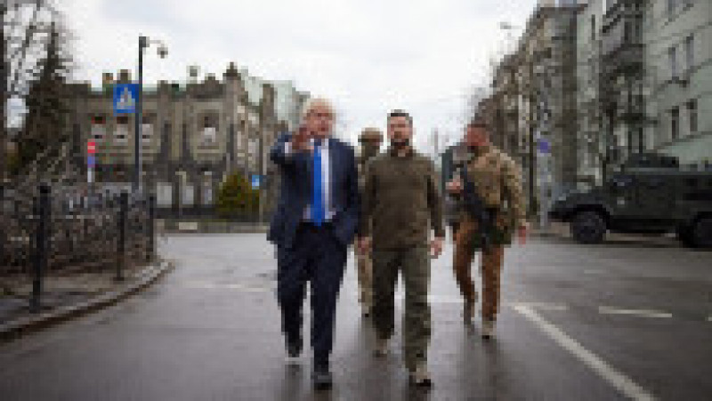Boris Johnson și Volodimir Zelenski s-au plimbat prin centrul Kievului Foto: Profimedia Images | Poza 27 din 30