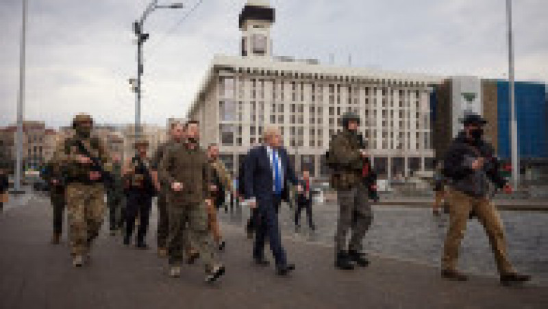 Boris Johnson și Volodimir Zelenski s-au plimbat prin centrul Kievului Foto: Profimedia Images | Poza 21 din 30