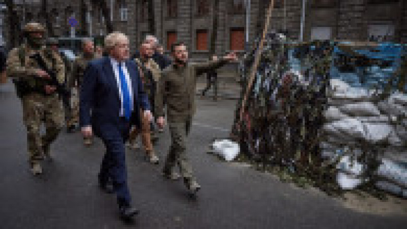 Boris Johnson și Volodimir Zelenski s-au plimbat prin centrul Kievului Foto: Profimedia Images | Poza 23 din 30
