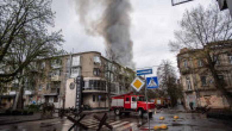 Imagine cu o clădire din Harkov lovită de rachete. Foto: Profimedia Images | Poza 10 din 11