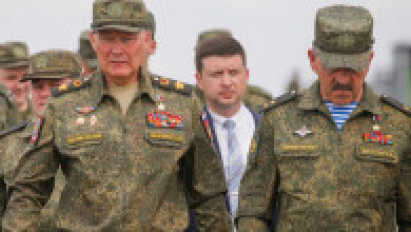 Aleksandr Dvornikov (stânga) este comandantul Districtului Militar de Sud al Rusiei Foto: Profimedia Images | Poza 8 din 11