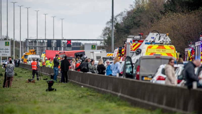 Doi morţi şi cinci răniţi grav într-un accident de autocar, în Belgia. Șoferul, pozitiv la testul antidrog. Foto: Profimedia