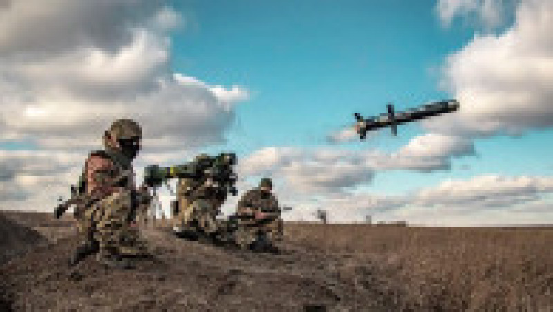 Rachetele antitanc Javelin sunt utilizate de soldații ucraineni cu mare succes împotriva vehiculelor militare rusești. Foto: Profimedia Images | Poza 68 din 106