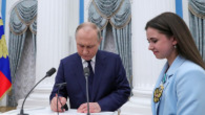 Vladimir Putin și Kamila Valieva FOTO: Profimedia Images | Poza 3 din 17