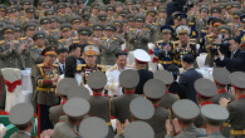 Paradă militară grandioasă în Coreea de Nord, la 90 de ani de la înființarea Armatei Revoluționare a Poporului Coreean. Foto: Profimedia | Poza 12 din 16