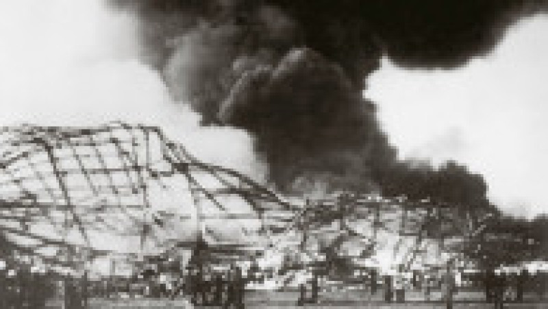 Explozia dirijabilului Hindenburg, produsă pe 6 mai 1937, este unul dintre cele mai cunoscute dezastre aeriene din istorie. Sursa foto: Profimedia Images | Poza 19 din 46