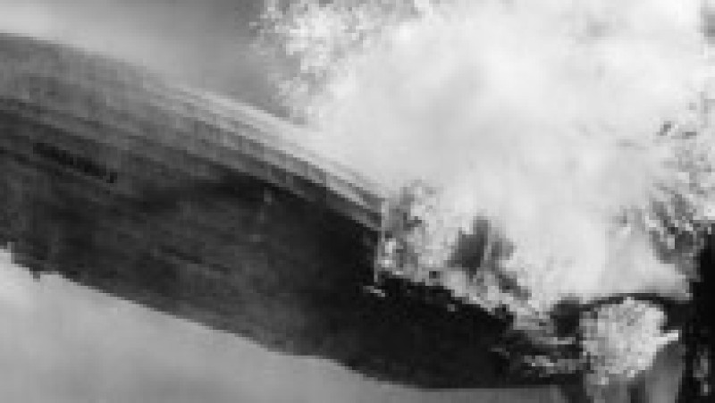 Explozia dirijabilului Hindenburg, produsă pe 6 mai 1937, este unul dintre cele mai cunoscute dezastre aeriene din istorie. Sursa foto: Profimedia Images | Poza 5 din 46