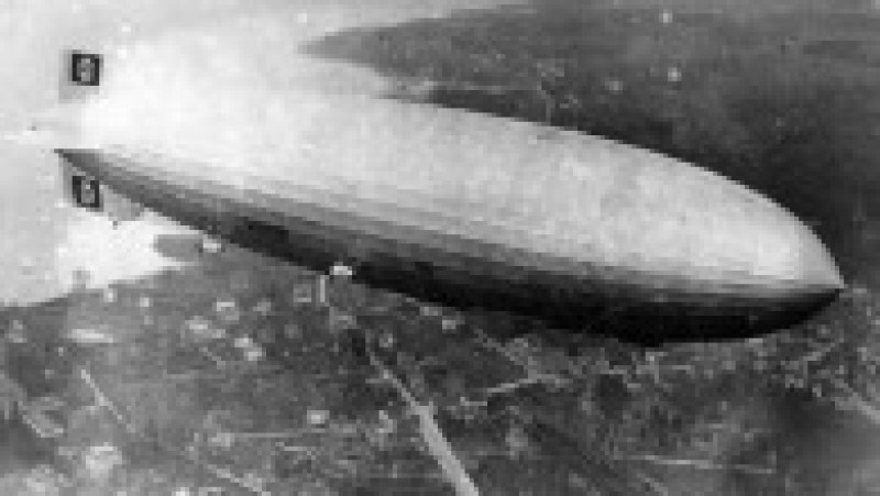 Explozia dirijabilului Hindenburg, produsă pe 6 mai 1937, este unul dintre cele mai cunoscute dezastre aeriene din istorie. Sursa foto: Profimedia Images | Poza 32 din 46