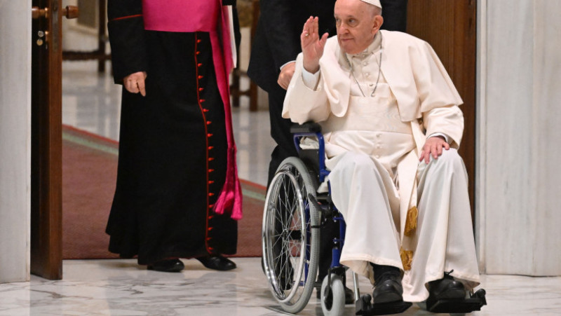 Papa Francisc, pentru prima dată în scaun cu rotile în public. FOTO: Profimedia Images