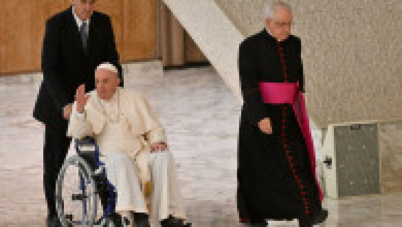 Papa Francisc, pentru prima dată în scaun cu rotile în public. FOTO: Profimedia Images | Poza 3 din 6