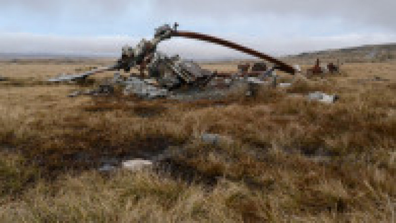 Epava unui elicopter argentinian Chinook doborât în timpul războiului din insulele Falkland. Sursa foto: Profimedia Images | Poza 7 din 31