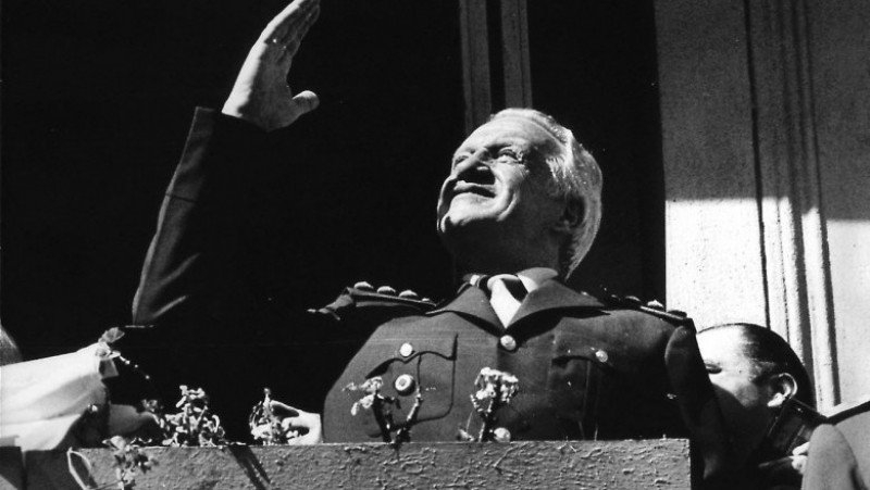 Dictatorul Galtieri după invazia forțelor argentiniene. Sursa foto: AFP PHOTO / TELAM / Profimedia Images