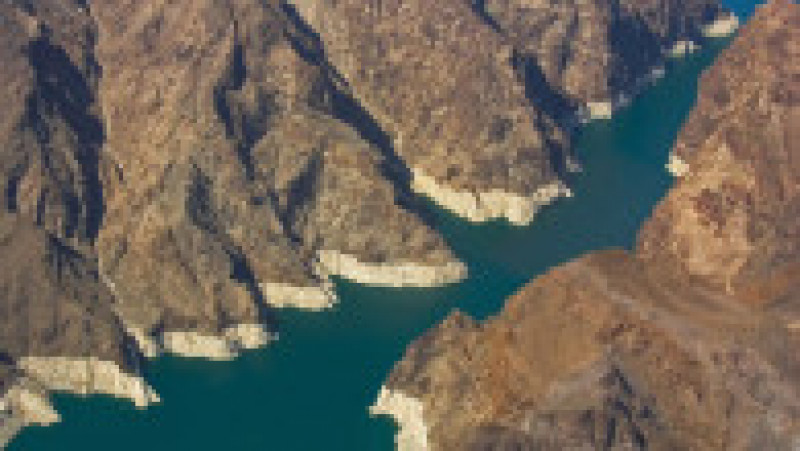 Nivelul lacului Mead, cel mai mare rezervor de apă din Statele Unite, a scăzut considerabil sub efectul unei secete cronice. Apa lacului a atins cel mai scăzut nivel din 1937. Foto: Profimedia | Poza 7 din 34