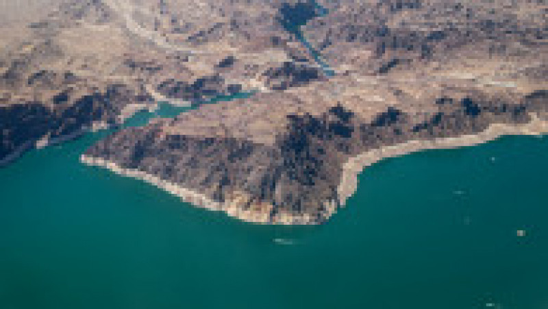 Nivelul lacului Mead, cel mai mare rezervor de apă din Statele Unite, a scăzut considerabil sub efectul unei secete cronice. Apa lacului a atins cel mai scăzut nivel din 1937. | Poza 1 din 21