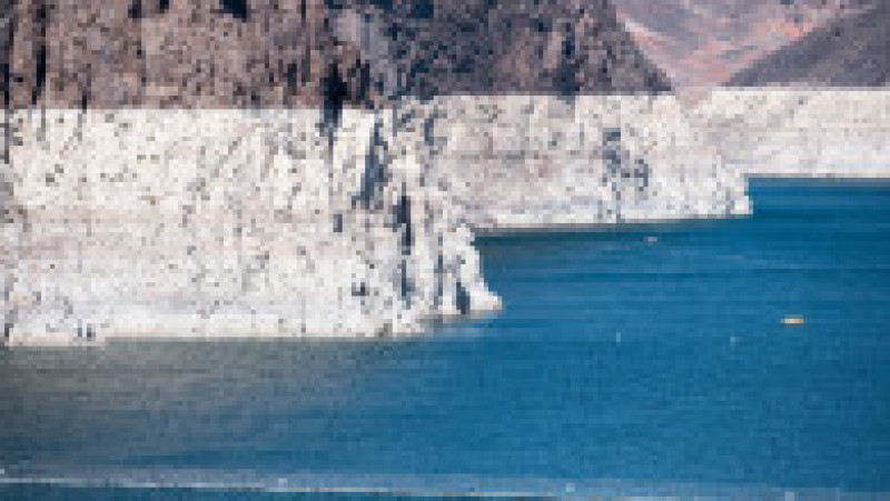 Nivelul lacului Mead, cel mai mare rezervor de apă din Statele Unite, a scăzut considerabil sub efectul unei secete cronice. Apa lacului a atins cel mai scăzut nivel din 1937. | Poza 3 din 21