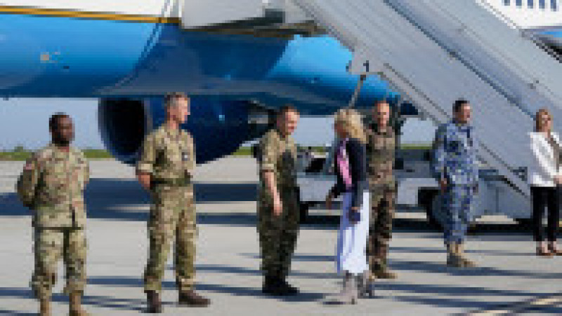 Jill Biden, prima-doamnă a SUA, i-a vizitat pe soldații americani de la baza Mihail Kogalniceanu Foto: Profimedia Images | Poza 1 din 23