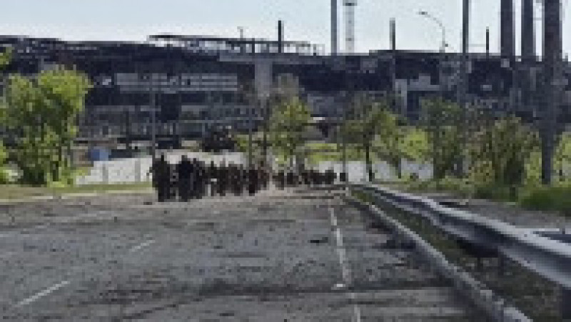 Militari ucraineni după ce au părăsit uzina siderurgică Azovstal din Mariupol, Ucraina. Foto: Profimedia Images | Poza 2 din 10