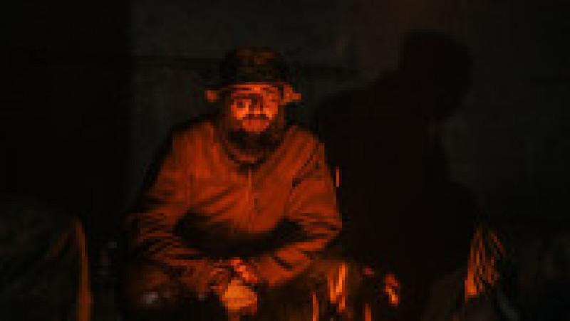 Imagini publicate de Regimentul Azov, cu condițiile de viață ale luptătorilor răniți, care sunt blocați în subteranele complexului siderurgic. Foto: Twitter / Azov | Poza 7 din 17