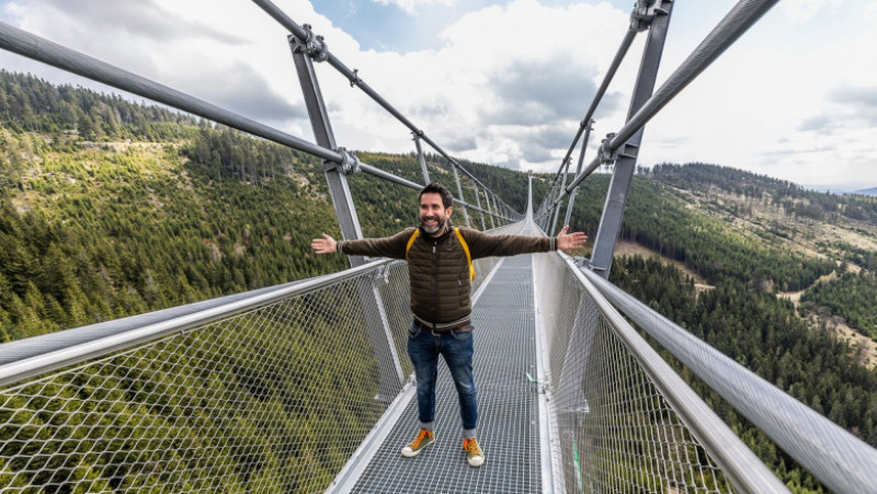 Cel mai lung pod pietonal suspendat din lume a fost inaugurat în Cehia. Foto: Profimedia