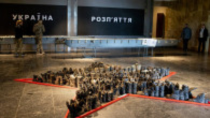 Încălțăminte de la soldații ruși, expusă la muzeul din Kiev. Foto: Profimedia Images | Poza 8 din 16