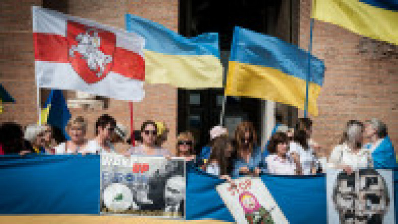 Cetăţeni ucraineni manifestă în Piaţa Republicii din Roma împotriva războiului din Ucraina. Foto: Profimedia Images | Poza 11 din 22