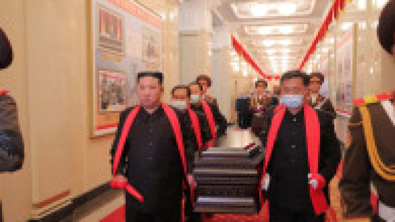 Mareşalul Hyon a jucat un rol crucial în pregătirea tânărului Kim Jong Un pentru conducerea Coreii de Nord. Foto: Profimedia | Poza 2 din 9