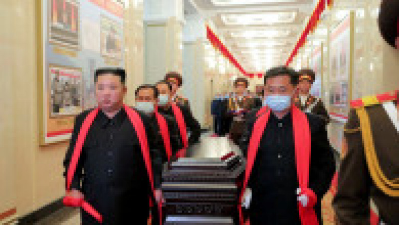 Mareşalul Hyon a jucat un rol crucial în pregătirea tânărului Kim Jong Un pentru conducerea Coreii de Nord. Foto: Profimedia | Poza 4 din 9