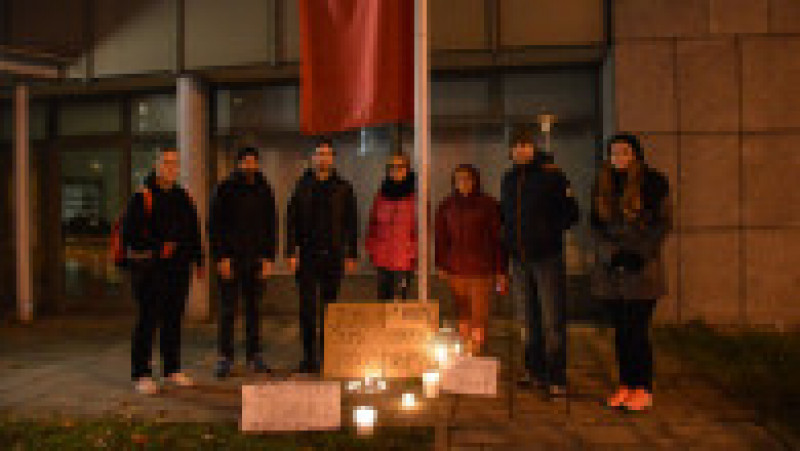 protest consulatul general al Romaniei la Munchen - FB Oana Mihaela Baciu | Poza 25 din 26