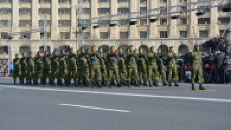 Parada militara 2015 Piata Constitutiei - Fortele Terestre Romane 5 | Poza 44 din 48