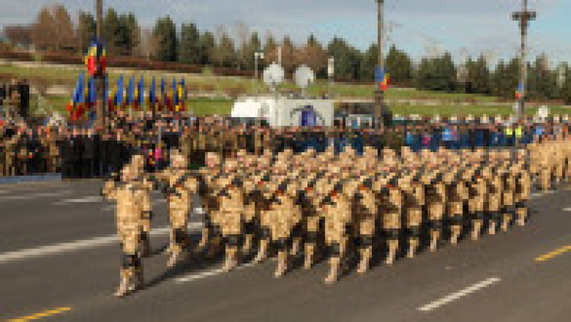 Parada militara 2015 Piata Constitutiei - Fortele Terestre Romane 16 | Poza 33 din 48