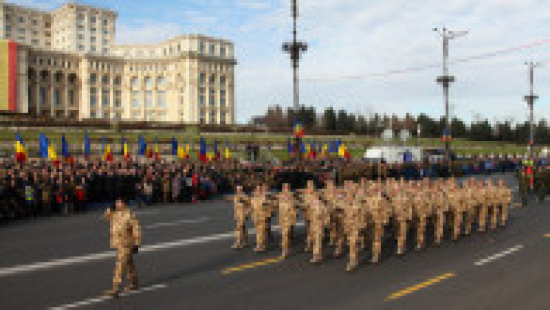 Parada militara 2015 Piata Constitutiei - Fortele Terestre Romane 17 | Poza 32 din 48