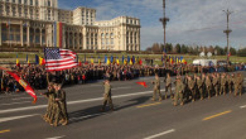 Parada militara 2015 Piata Constitutiei - Fortele Terestre Romane 18 | Poza 31 din 48